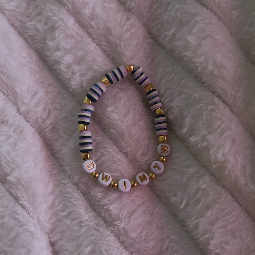 21 sabrina carpenter handmade concert worn bracelets! - Picture 7 of 16